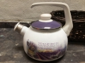Metalac smaltovaný čajník dekor levandule, objem 2,5 litru 