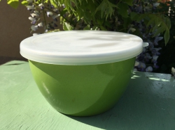  Miska NOVUM LUX s víkem, 14 cm,1,5 l, zelená limetka 