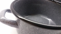 Smaltovaný rendlík s poklicí dekor kámen, průměr 20 cm, obsah 2,80 litru 