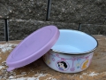 Smaltovaná nádoba s plastovým víkem, dekor princezny, 12 cm, objem 0,5 litru 
